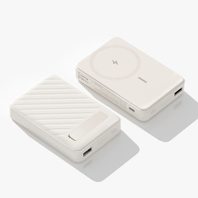Ein guter Preis. Feuerdichte magnetische Strombank 5W/7,5W tragbares magnetisches drahtloses Ladegerät Online