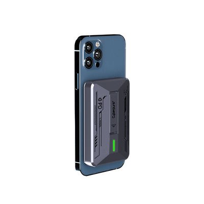 CE Magnetische faltbare drahtlose Ladegerät 5000 mAh Magnet Power Bank Typ C Ausgang