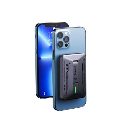 Schwarze Magnet Power Bank drahtlose Ladegerät 142g mit 5W / 7,5W Ausgang