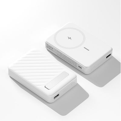 Ein guter Preis. Kompakte, tragbare, magnetische Schnellladekraftbank Ultra Slim Online