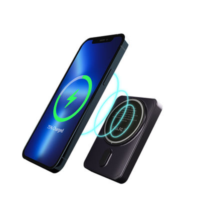 Ein guter Preis. 5000 mAh Powerbank Magnetische Ladegerät Leichtgewicht Magnetische Powerbank Online